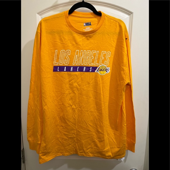 NWT Los Angeles Lakers men’s long sleeve tee. NWT size L smoke free home - Picture 1 of 5